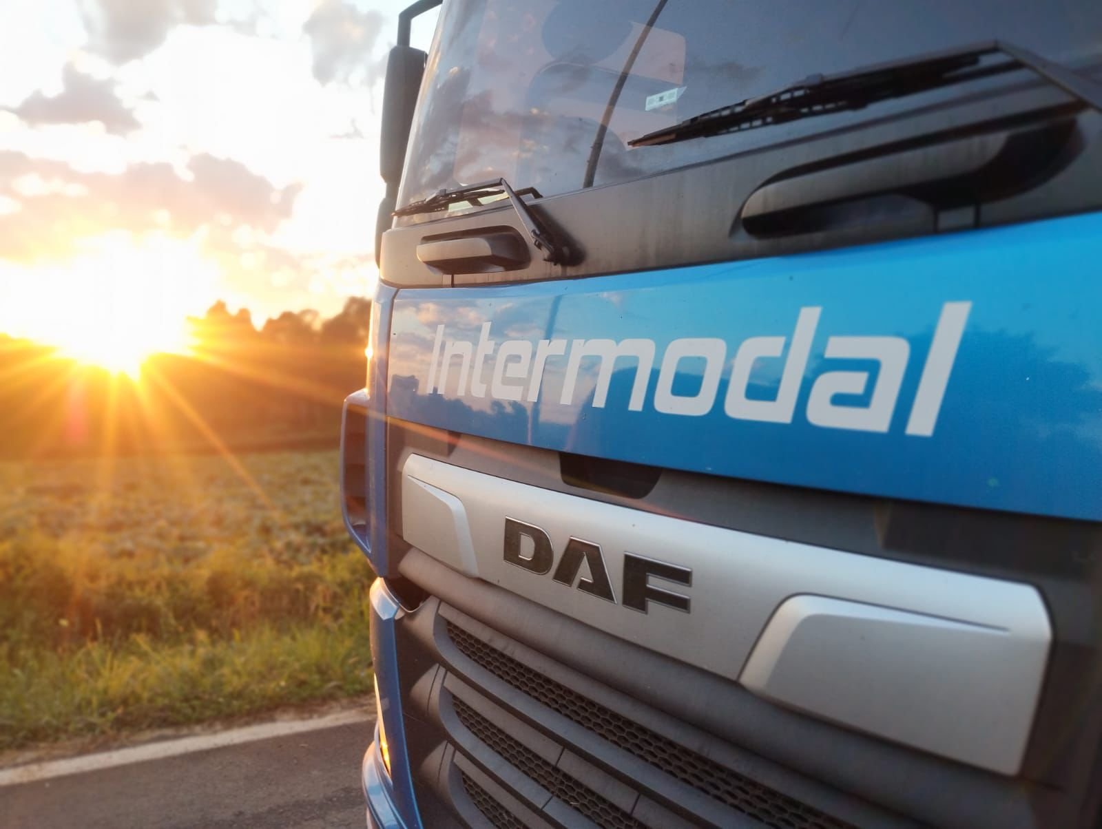 Caminhão Intermodal